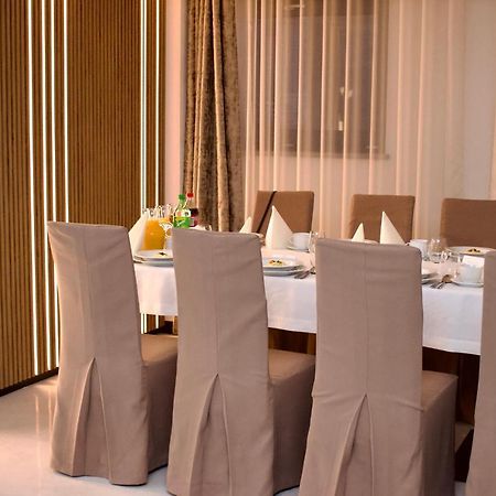 Hotel Lazur Spa & Conference กาลิช ภายนอก รูปภาพ