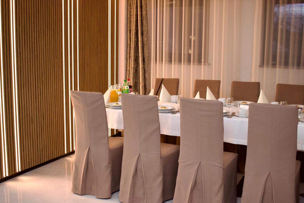 Hotel Lazur Spa & Conference กาลิช ภายนอก รูปภาพ