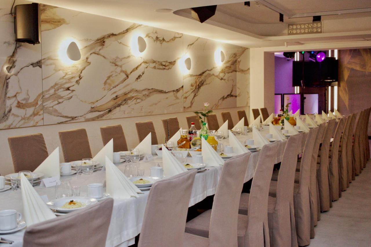 Hotel Lazur Spa & Conference กาลิช ภายนอก รูปภาพ